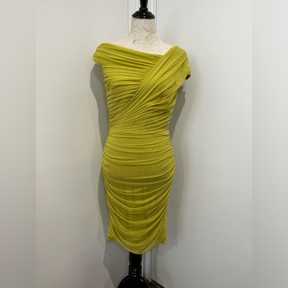 Tadashi Shoji Chartreuse Ruched Tulle Body Con‎ Dress Sz. M - Picture 4 of 11
